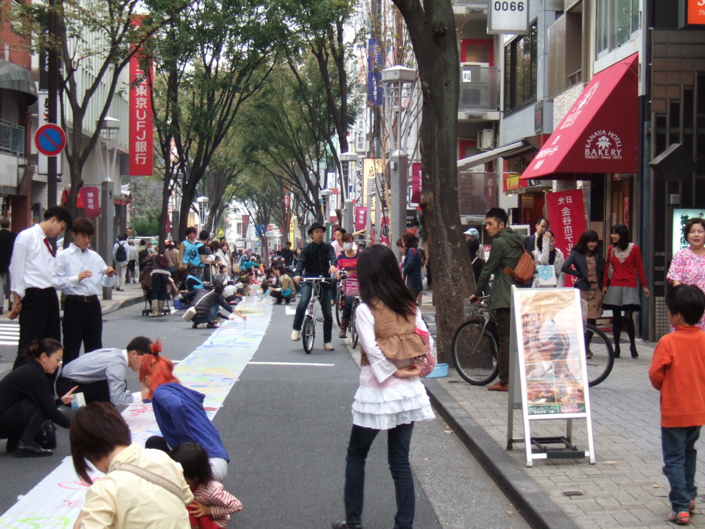 KAGURAZAKA Machitobi Festa 201101103.jpg